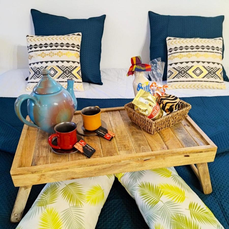 Studio Avec Vue Sur La Mer Piscine Privee Et Jardin Clos A Sainte Anne Екстериор снимка